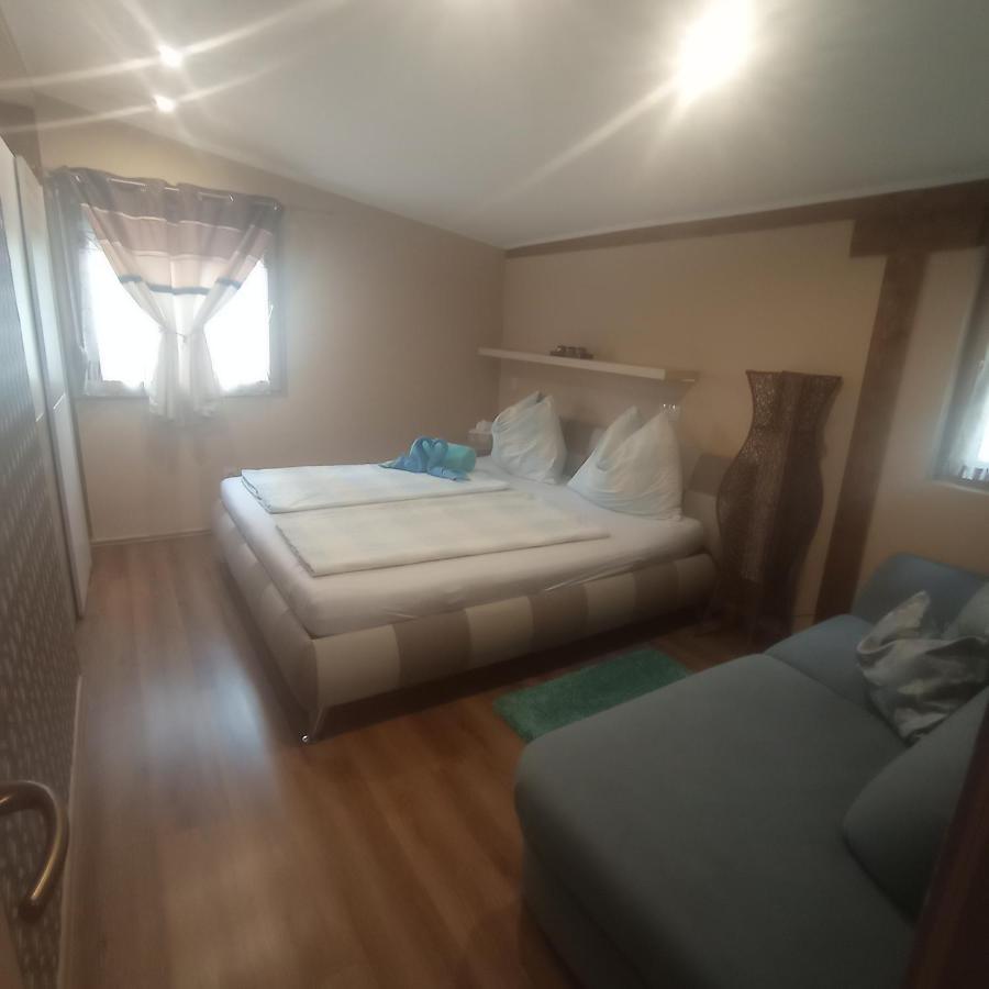 Rozsa Apartman Alsóörs Εξωτερικό φωτογραφία