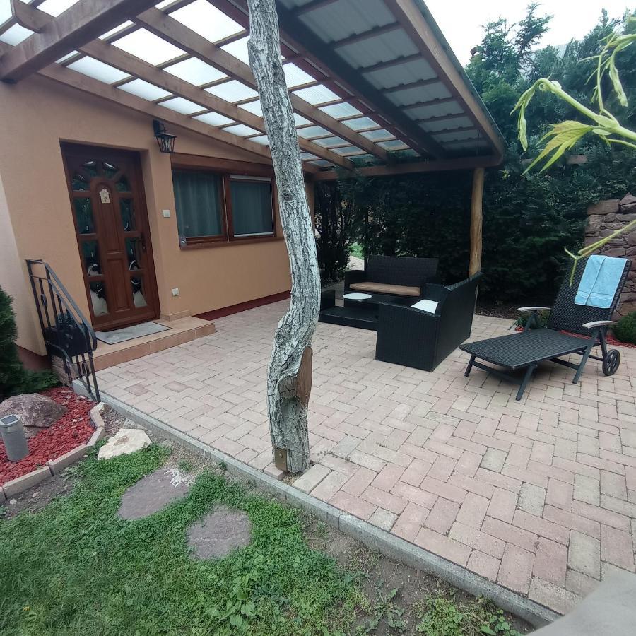 Rozsa Apartman Alsóörs Εξωτερικό φωτογραφία