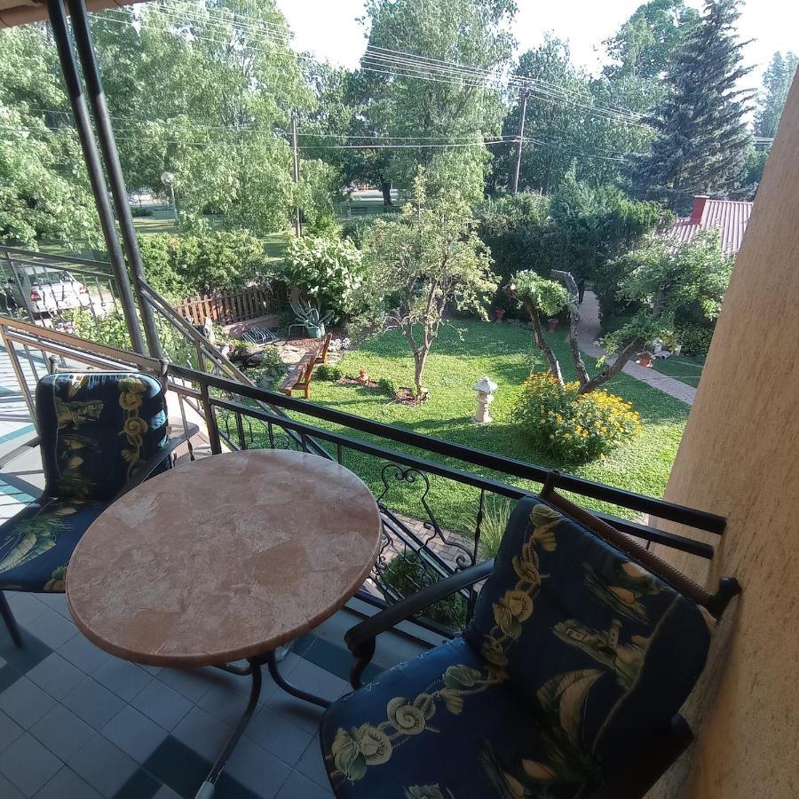 Rozsa Apartman Alsóörs Εξωτερικό φωτογραφία