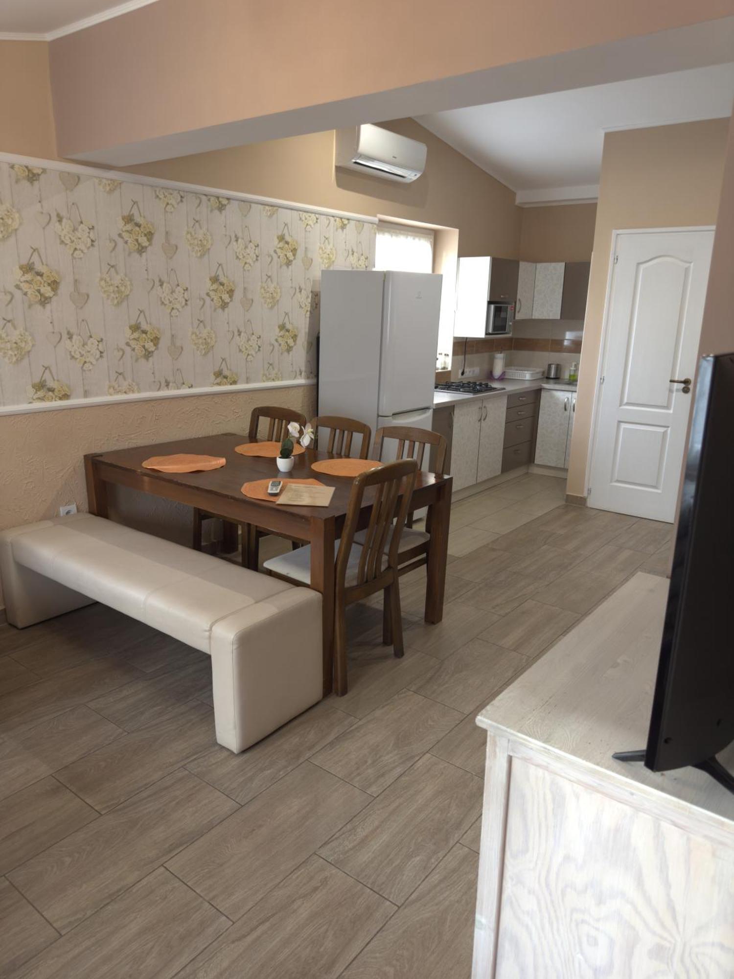 Rozsa Apartman Alsóörs Δωμάτιο φωτογραφία