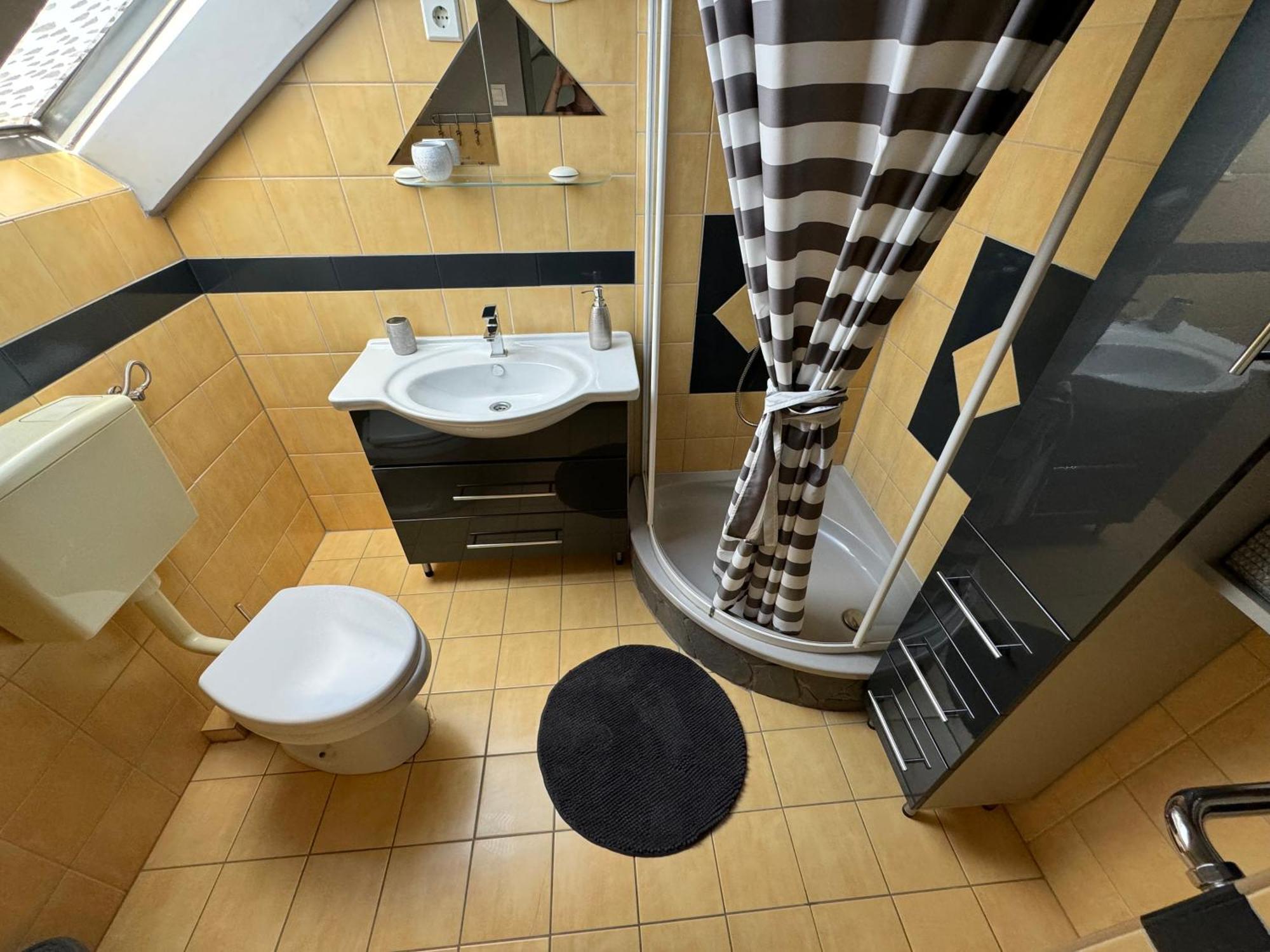 Rozsa Apartman Alsóörs Δωμάτιο φωτογραφία